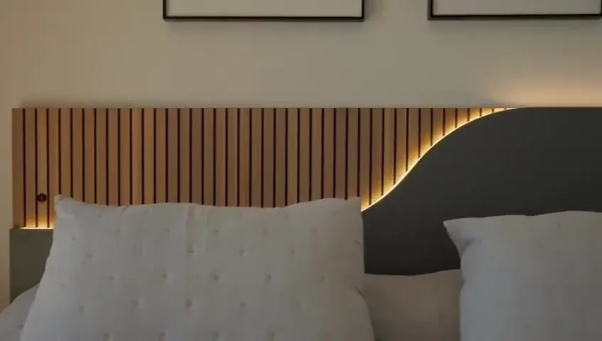Eerste slaapkamer met tweepersoonsbed